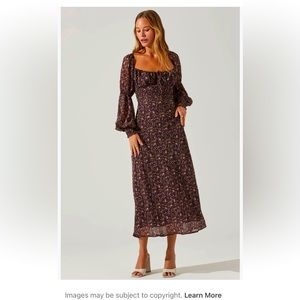 ASTR the label Dominque floral long sleeve midi dress- purple size medium